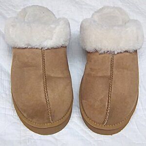 Women's slip on slippers